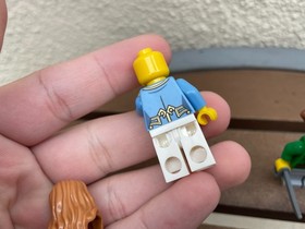 LEGO Pirates Bluecoat Governor's Daughter & Pirate Gunner Minifigures 70412