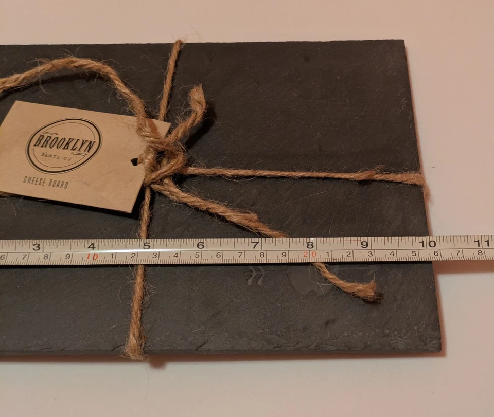 Tabla de queso pizarra marca Applegate Brooklyn Slate Co 7" largo 10" ancho Foto 3 de 4