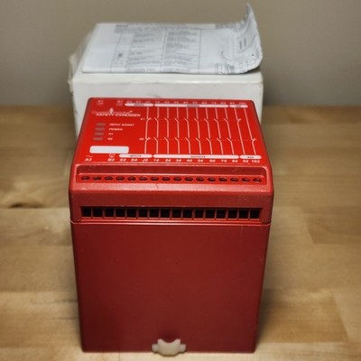 Allen-Bradley 440R-ZBE820AZ1 MSR19E Safety Relay 24VAC/DC 120VAC