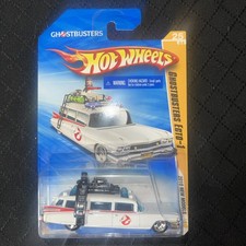Hot Wheels 2010  Ghostbusters Ecto-1 1959 Cadillac W/plastic Cover