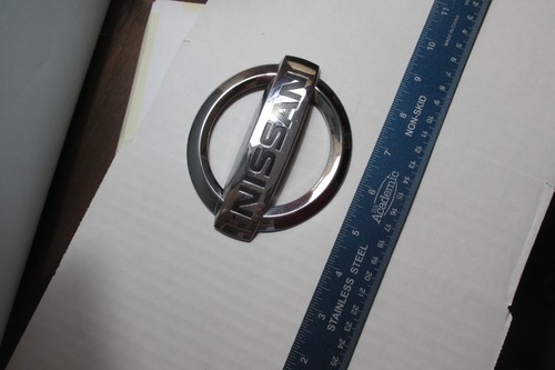Factory 2009 Nissian Deck lid emblem - Picture 4 of 4