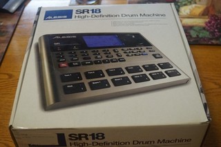Alesis SR18 Drum Machine W/Bass guitar Built in Effects w/Power Supply