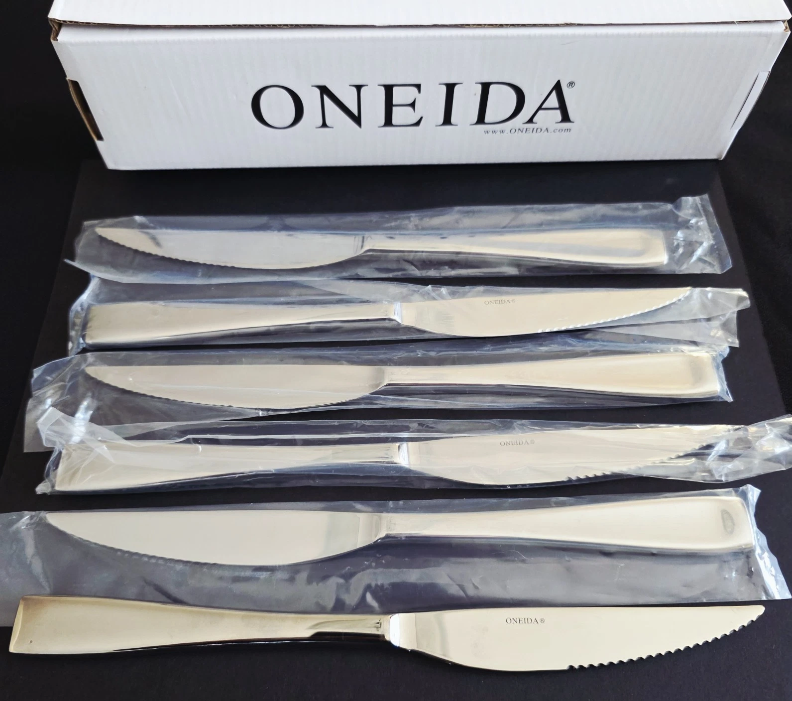 6 Oneida Stainless Flatware GLOSSY MODA Serrated Steak Knife Knives NEW