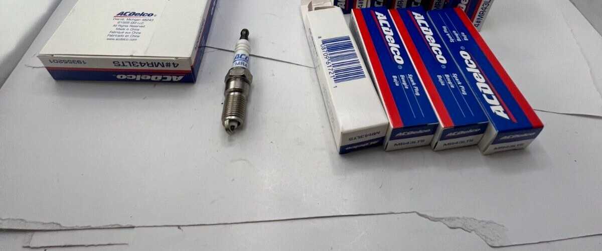 QTY 4 ACDelco Specialty Marine Spark Plugs MR43LTS 19355201 For 350 Mercruiser