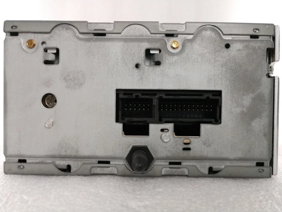 Chevy Oldsmobile CD radio. OEM factory original Delco stereo. Remanufactured Foto 2 de 3