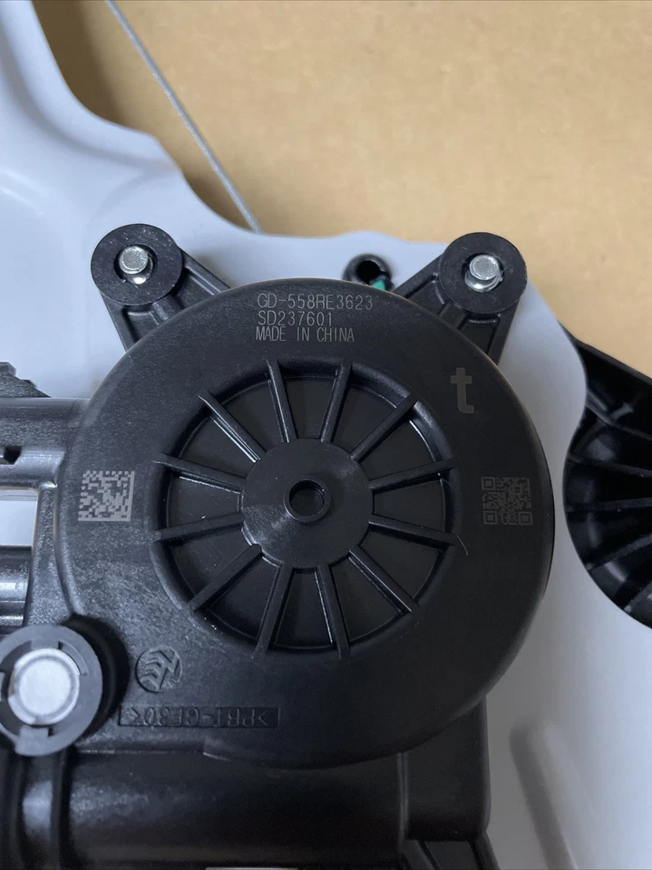 Power Window Motor and Regulator Assembly Rear Right fits 16-21 Chevrolet Malibu - Image 3 of 4