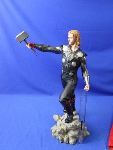 Thor 1:4 Scale Premium Format Figure MCU 2011 Sideshow Collectibles in Box - Picture 19 of 21