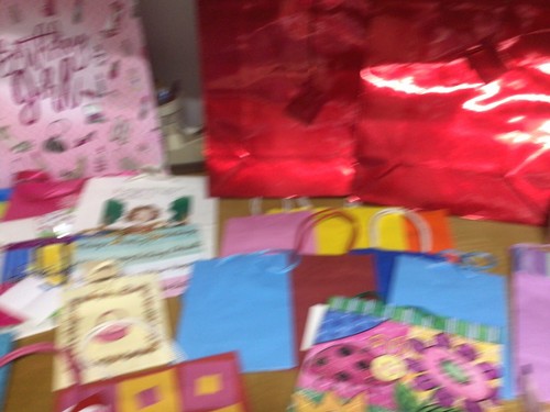 Gift Bags Lot of 41 Assorted Designs Multiple Sizes - Picture 9 of 10