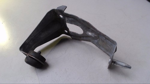 Halter Halterung Wischermotor Vorne VW Caddy 1.9 TDI Bj 2009 2K/ 2KN 2147733