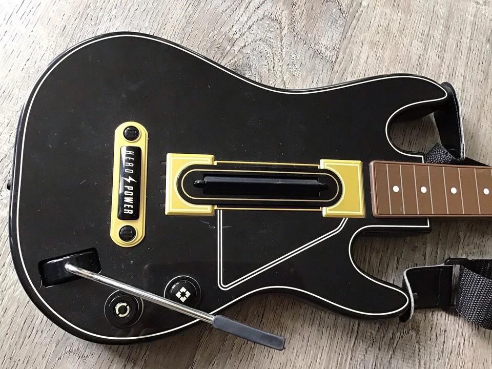 Guitar Hero Live Guitars x4 型号:CE0700 适用于:PS3/PS4/Xbox 360/Xbox One/Wii -U! — 第 2/4 张图片