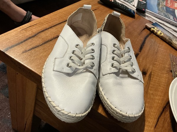 Supersoft Willis White Leather Lace Up Shoes - Size 40C