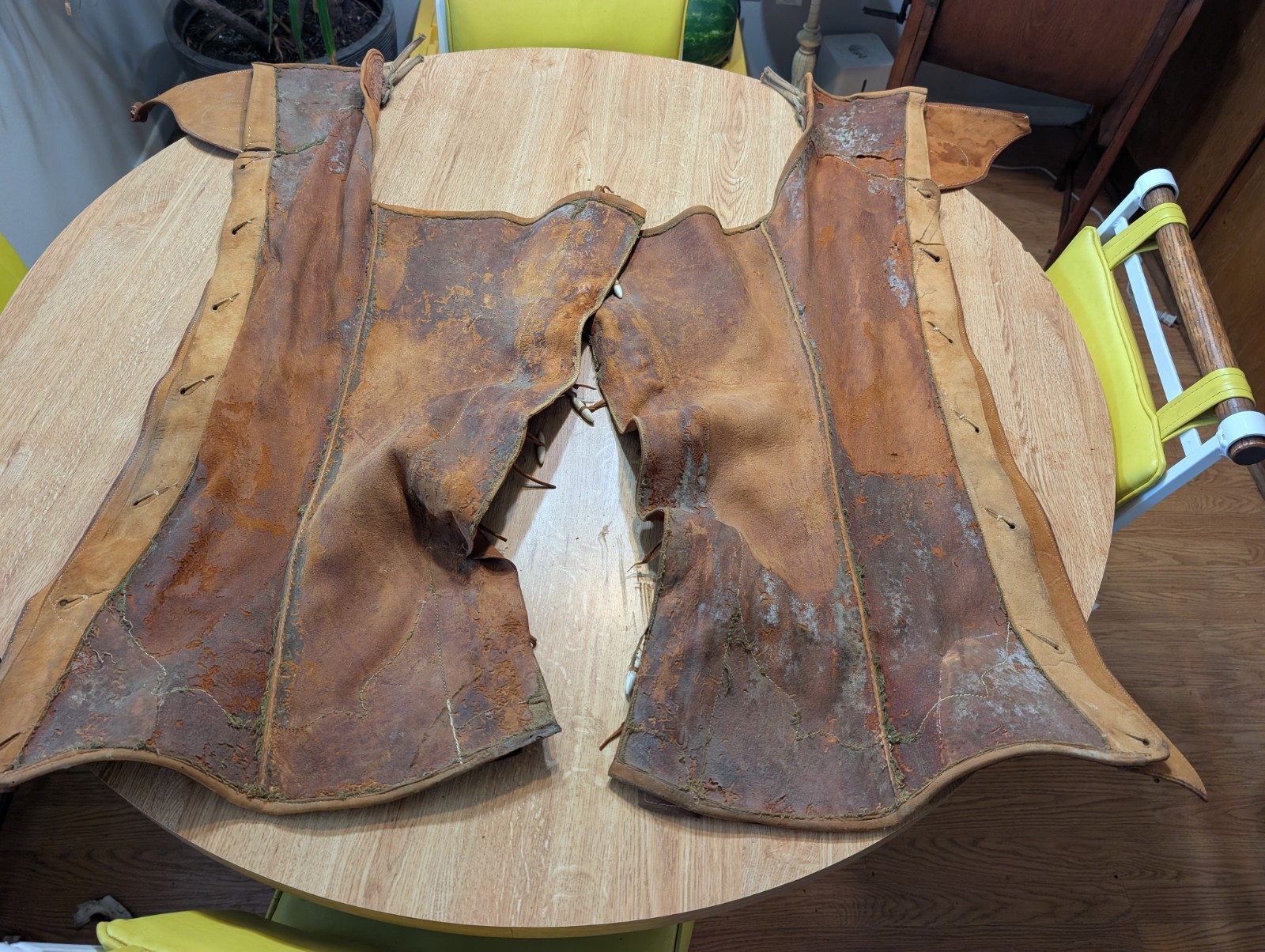 Vtg Leather Western Adult Tooled Leather Batwing Chaps 