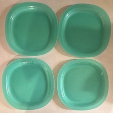 NEW Tupperware 9.5 Inch Microwavable Lunch Plates. Teal Color Set Of 4