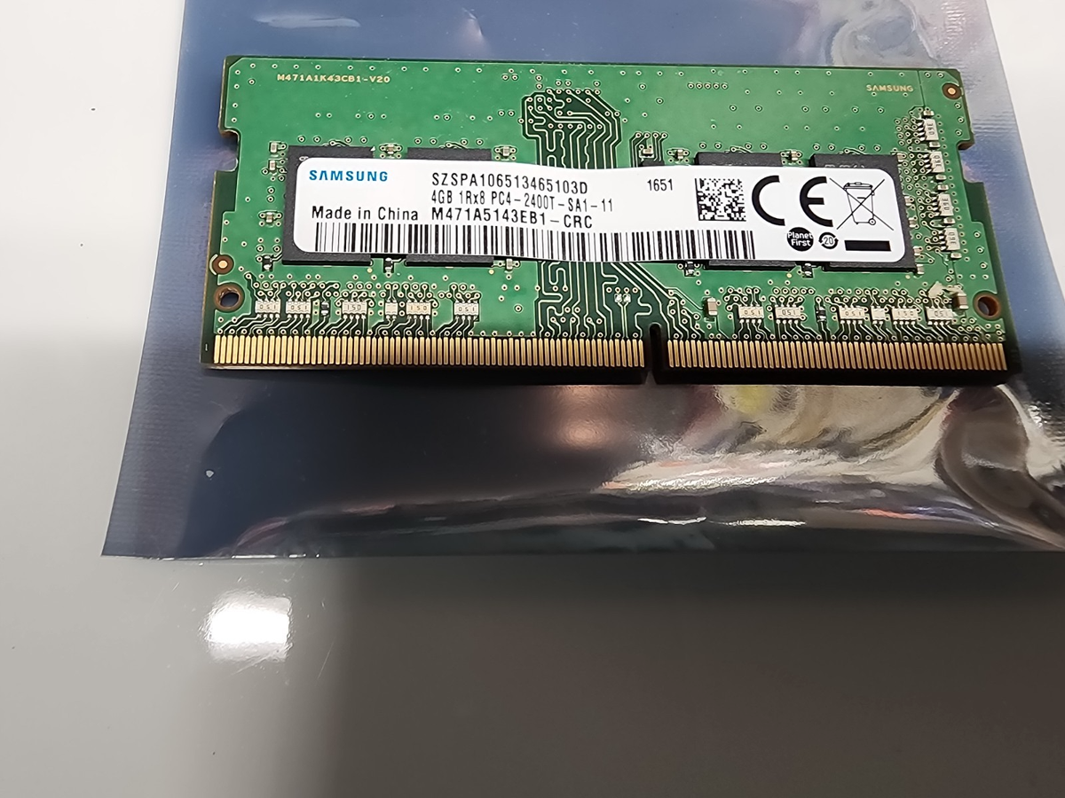 Samsung 8GB (4GB x 2) 1Rx8 PC4-2400 DDR4 Laptop RAM SO-DIMM