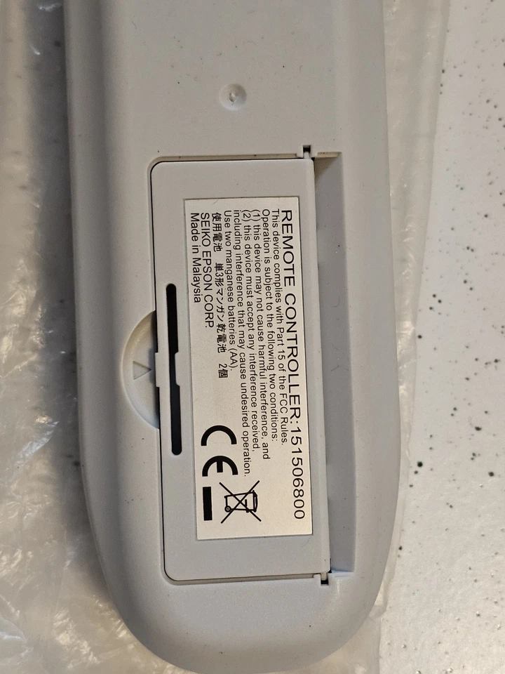 Télécommande pour projecteur EPSON EMP-S3 EMP-S3 X3 S4 EMP-83 EMP-835 - Image 2 of 2