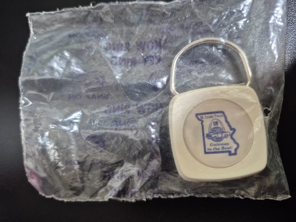 RARO-Nuevo 16 de junio 1987 Camión 5 Millones Construido St. Louis Llavero Conmemorativo Foto 2 de 2