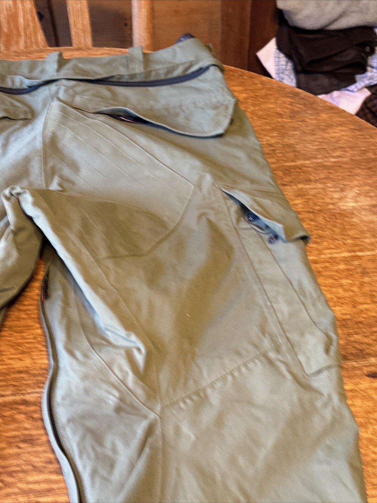 Volcom Nimbus Men&rsquo;s Size Medium Ski Snowboard Winter Snow Pants Dark Green/Olive