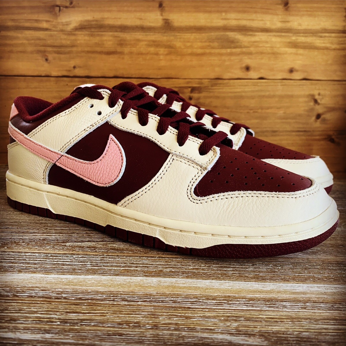 Nike Dunk Low PRM 9.5 (US) バルガンディ27.5cm 【公式通販】