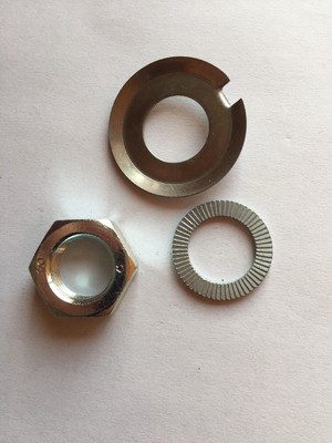 MOTORRITZEL BEFESTIGUNGS SET SICHERUNGSBLECH, MUTTER + Scheibe MZ SM SX RT 125