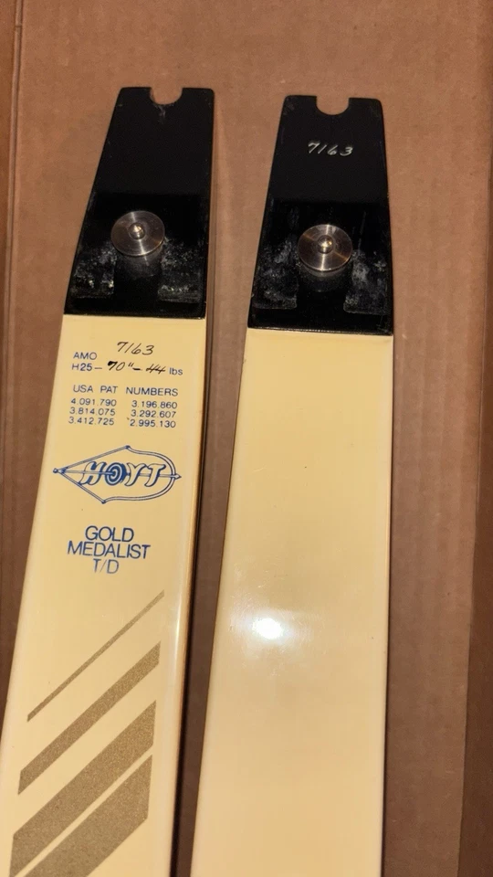 Hoyt 70” Gold Medalist Wood Recurve Takedown Limbs 44 Lb 46lb - Image 4 of 4