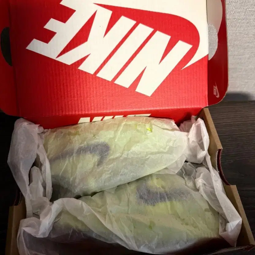 Kids Nike Off-White Collaboration Air Force 1 Fluorescent Sneakers thumbnail 2