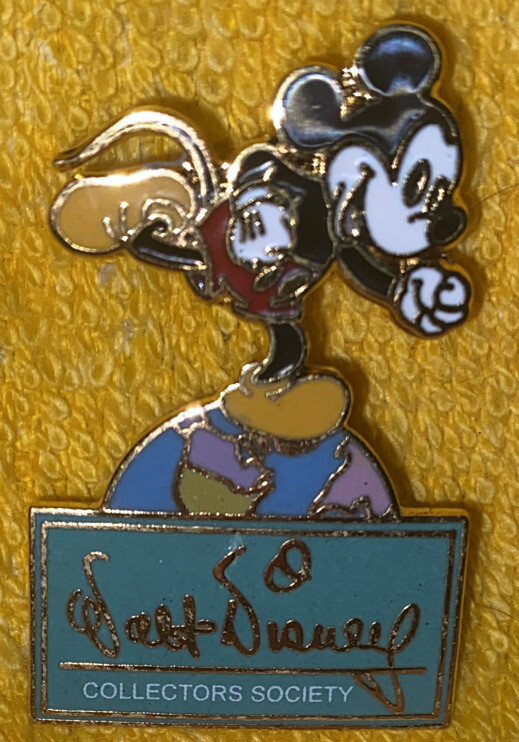 trading pin walt disney collectors society millennium mickey on top of the world