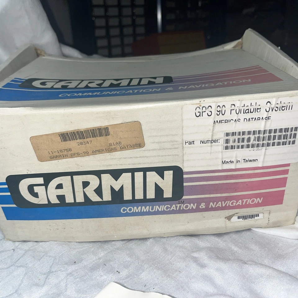 Garmin GPS 90 Handheld Personal Navigator Bundle Charger Antenna GPS90 - Image 4 of 4