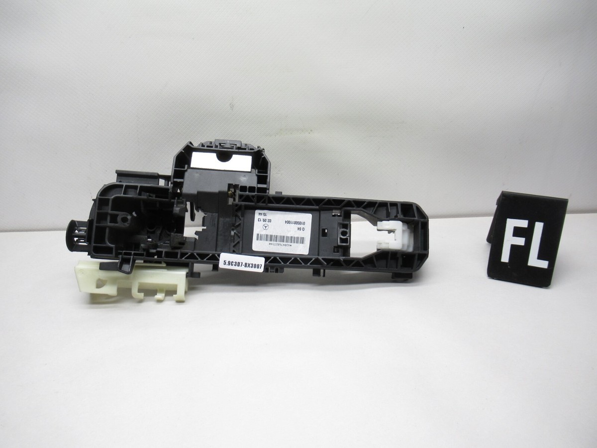 12-18 Mercedes CLS550 Driver Door Handle Mount Bracket A2047602334