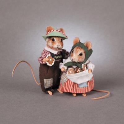 R. John Wright Hansel & Gretel Fairy Tale Mouse Collectible Doll Handmade USA