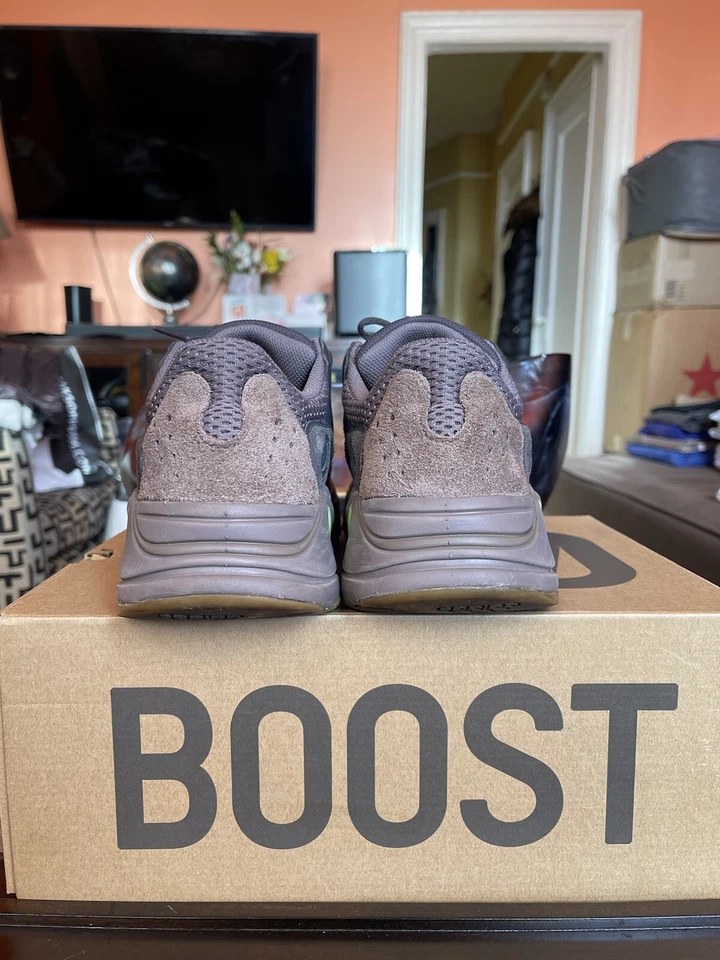 Adidas Yeezy Boost 700 V1 Malva Foto 4 de 4