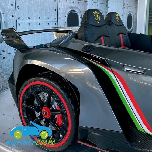 Coche eléctrico para niños LAMBORGHINI VENENO PLATA 4X4 12V 2 Plazas 2.4G - Foto 13 di 16