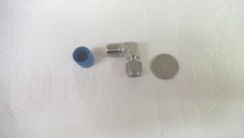 Swagelok Stainless elbow, SS-300-2-4, 3/16 Tube x 1/4 male NPT, nos