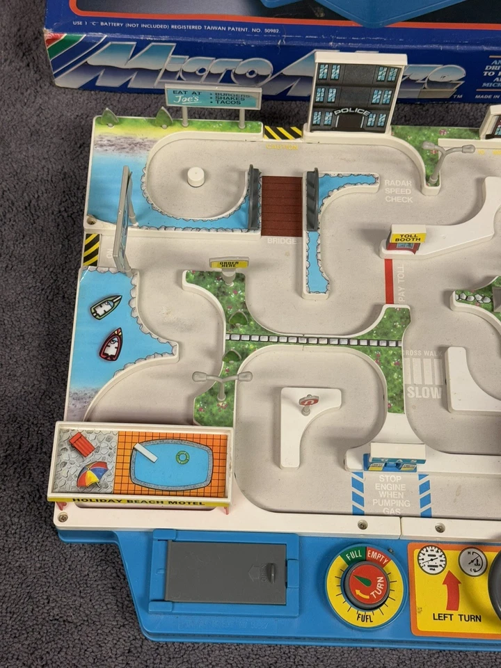 Micro Maze Dah Yang Micro Machine Playset + 19 Micro Machines Cars Trucks Boats - Image 4 of 4