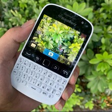BlackBerry 9720 3G WIFI Black/Pink 5MP Camera FM Radio GPS Cellphone Unlocked