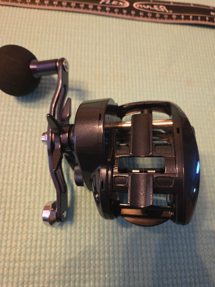 Carrete de baitcasting Daiwa Lexa HD LX-HD400HSL-P Foto 3 de 4