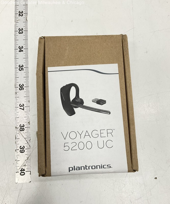 Plantronics Voyager 5200 UC Bluetooth Headset Earpiece With Case USB Dongle