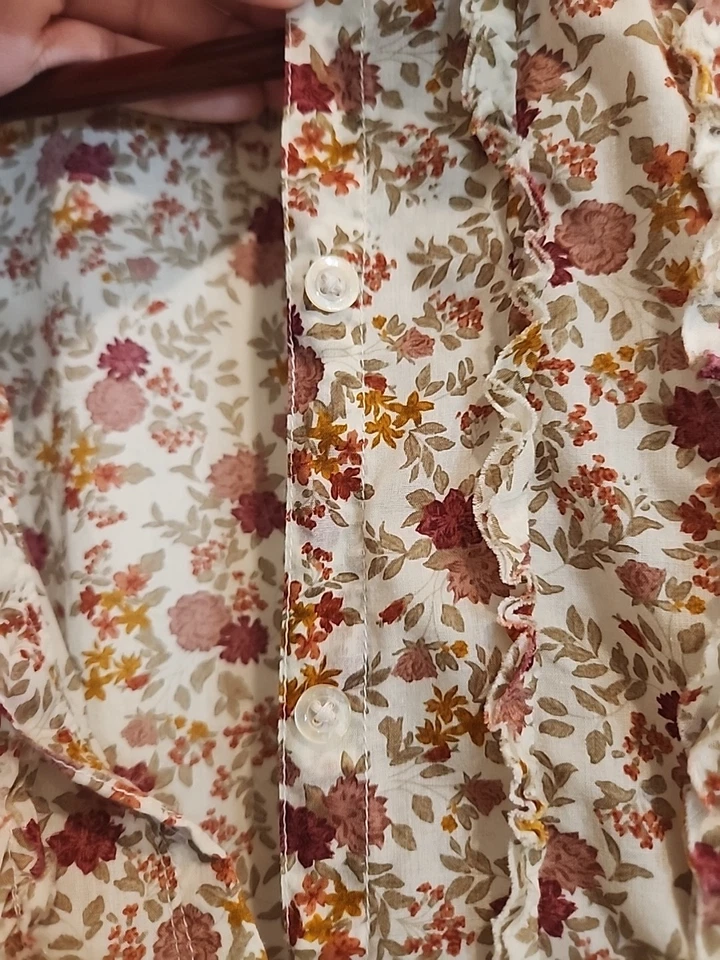 Blusa Camisa Eddie Bauer Mujer Alta L Abotonada Flor Detalle Volantes Manga 3/4 Foto 4 de 4