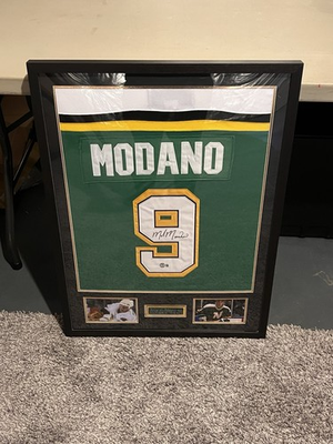 #ad Mike Modano Minnesota North Stars Autographed Framed Jersey W Beckett COA $260.00