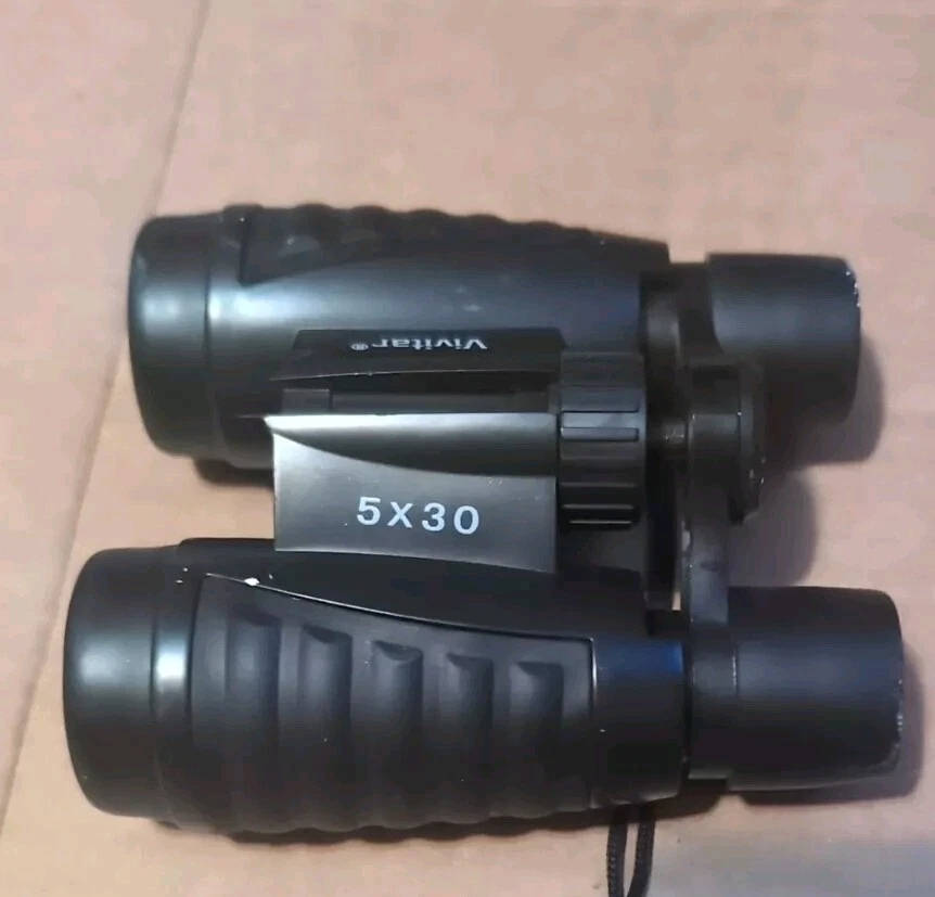 Vivitar 5 X 30 Compact Binoculars with Neck Strap - Image 4 of 4