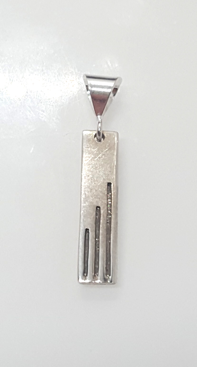 Gorgeous Kit Heath Artistic Rectangular Pendant 9… - image 3