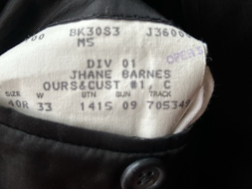 Jhang BarnesHoundstooth 100% Wool; 40 R Shoulder to shoulder 21.25 In - Picture 2 of 14