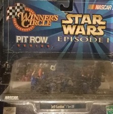 Winner's Circle Star Wars Episode I Jeff Gordon NASCAR Pit Row 1:64 Diecast Car