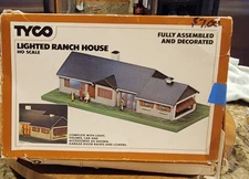 HO SCALE TYCO 944 RANCH HOUSE W/ LIGHTING/House PARTS ONLY! UNTESTED GB-29
