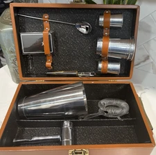 Vintage 1960s Londonaire Limited Portable Pub Hard Case Travel Bar With Key