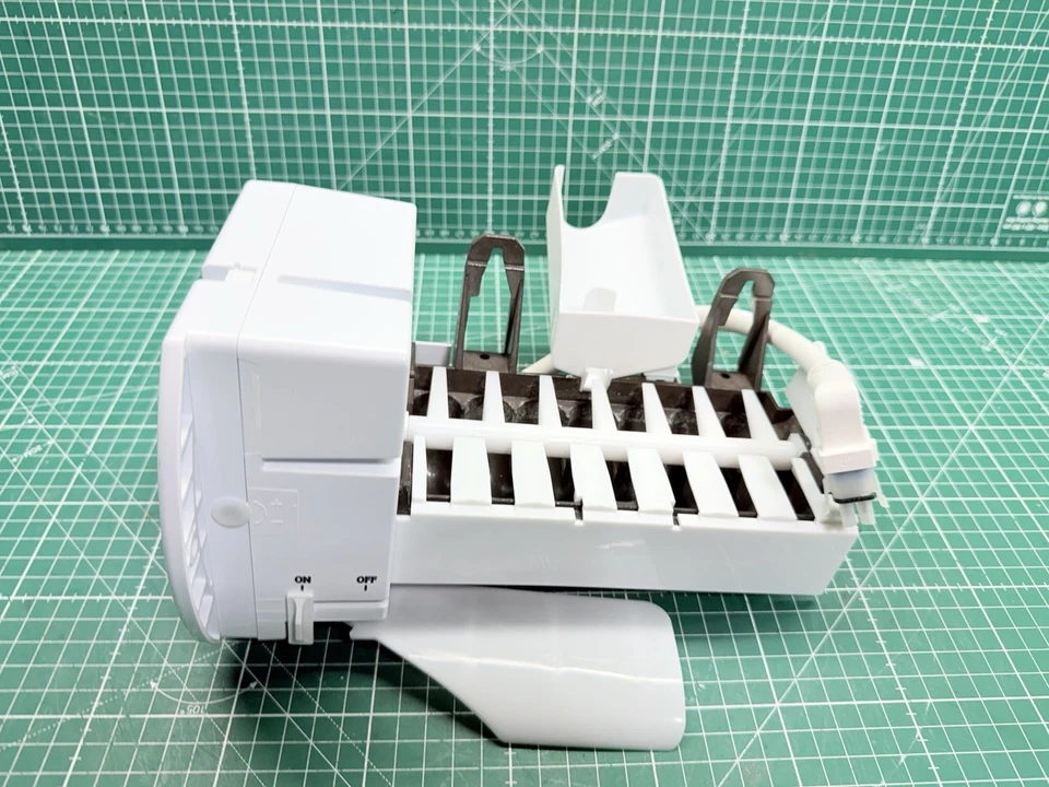 Máquina de hielo para refrigerador GE P# WR30X10093 Foto 2 de 4