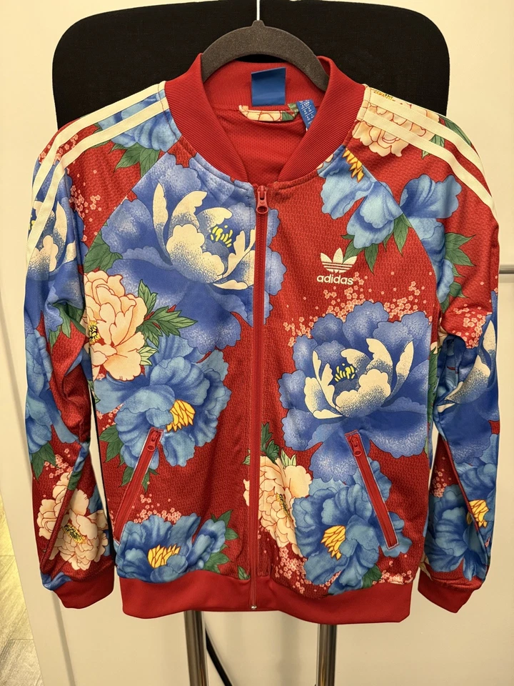 Chaqueta ADIDAS FARM RIO Mujer US S CHITA Roja Originales Floral Trifolio Cremallera Completa Foto 2 de 4