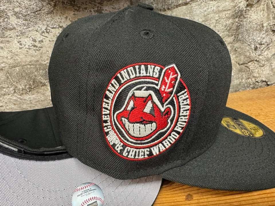 Cocar Cleveland Indians Wahoo Feather New Era ajustado clube 59Fifty autêntico - Imagem 3 de 4