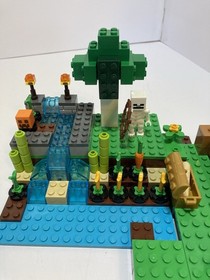 Lego Minecraft 21114 Farm Building Set W/Manual Light Blue Base