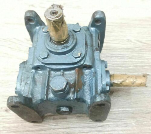 Reduction gear box Ratio 10:1 center 1-1/8 Hp 1/4 Wght 2.8kg aprox Double base - Picture 2 of 5