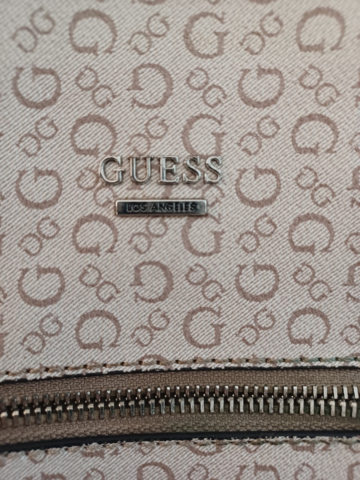 guess mini backpack - image 4